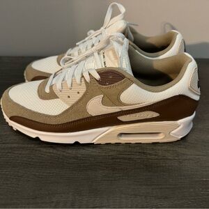 Men’s size 11.5 Nike Air Max 90, brand new, never worn.  *no original box*